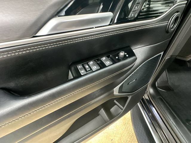 Used 2025 Jeep Wagoneer 4WD w/ Convenience Group I image 16