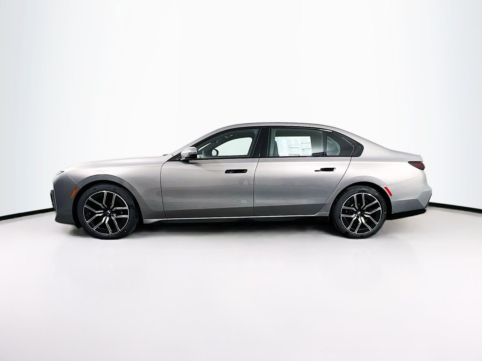 New 2025 BMW i7 xDrive60 AWD/4WD image 4