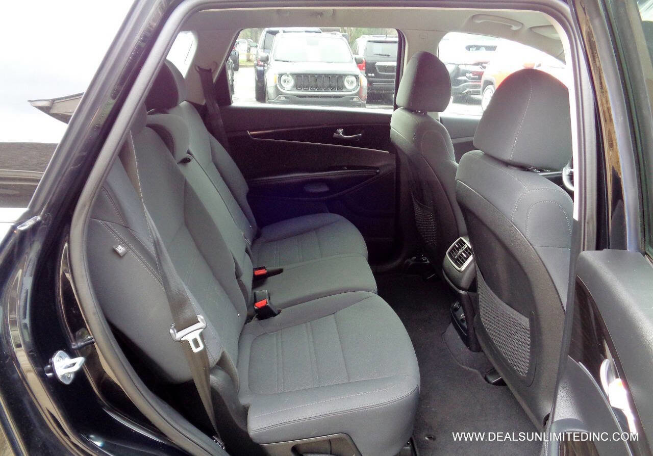 Used 2019 Kia Sorento AWD image 20