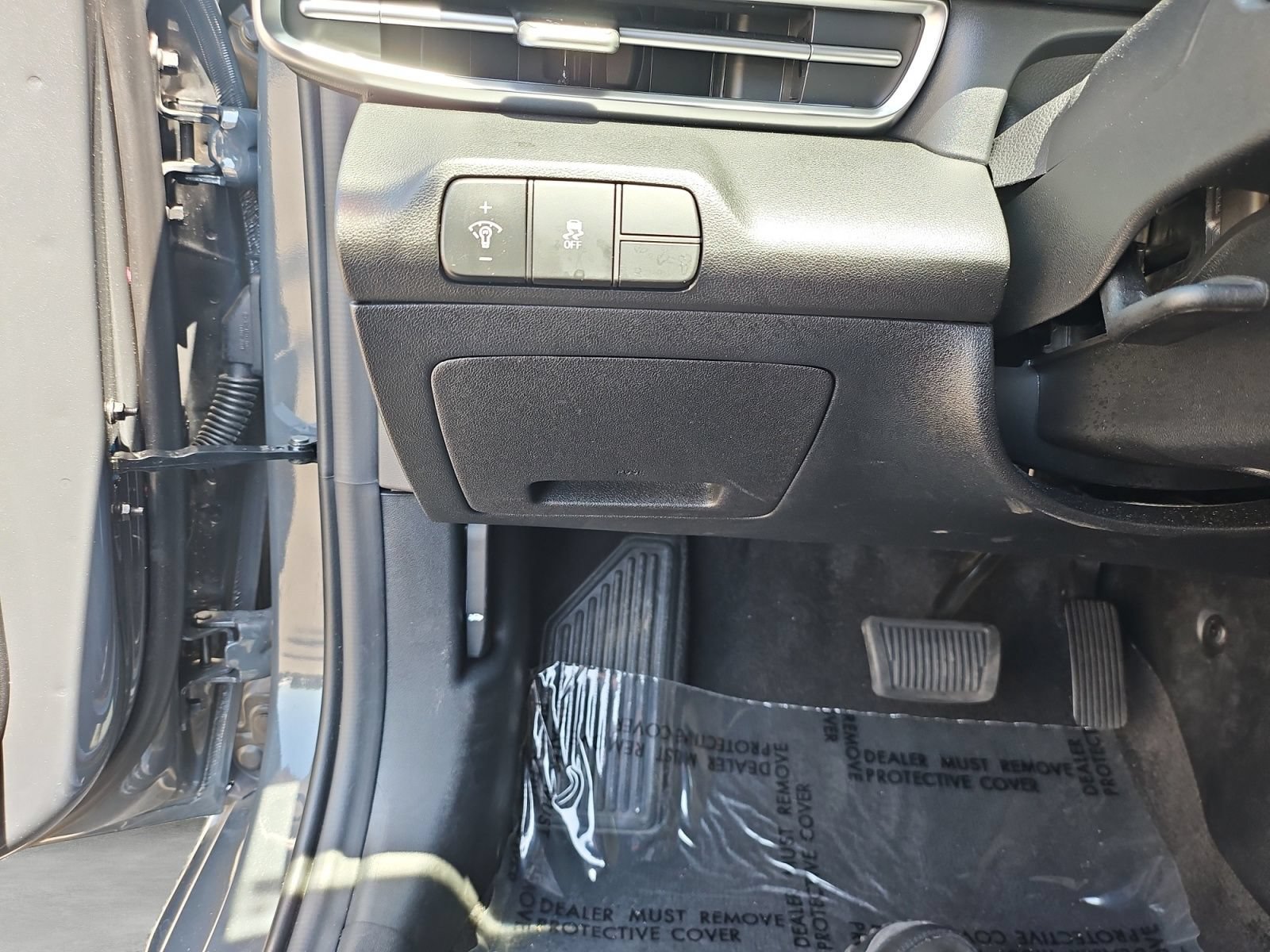 Used 2025 Hyundai Elantra SEL FWD image 25
