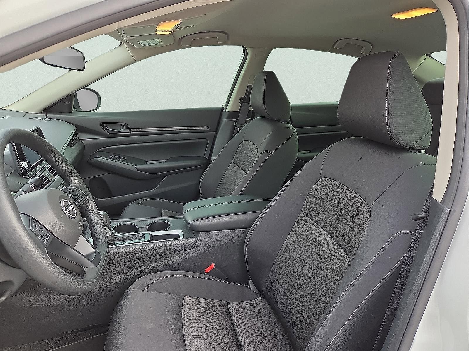 Used 2024 Nissan Altima 2.5 S image 12