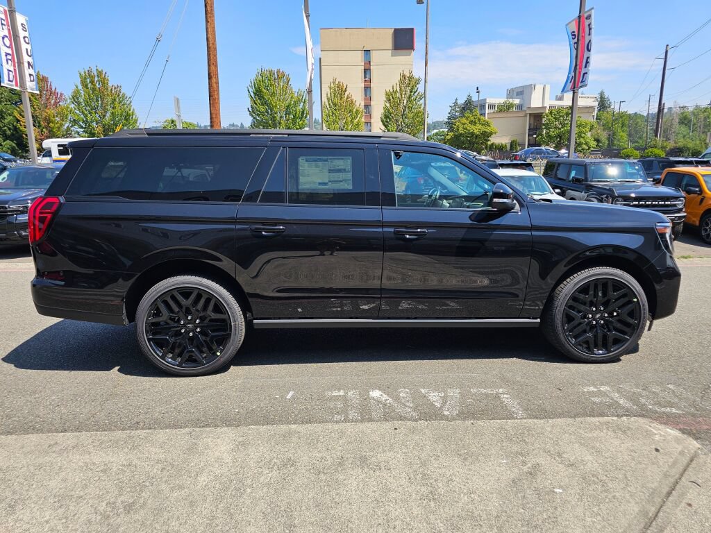 New 2026 Ford Expedition Max Platinum w/ Stealth Performance Package AWD/4WD image 4