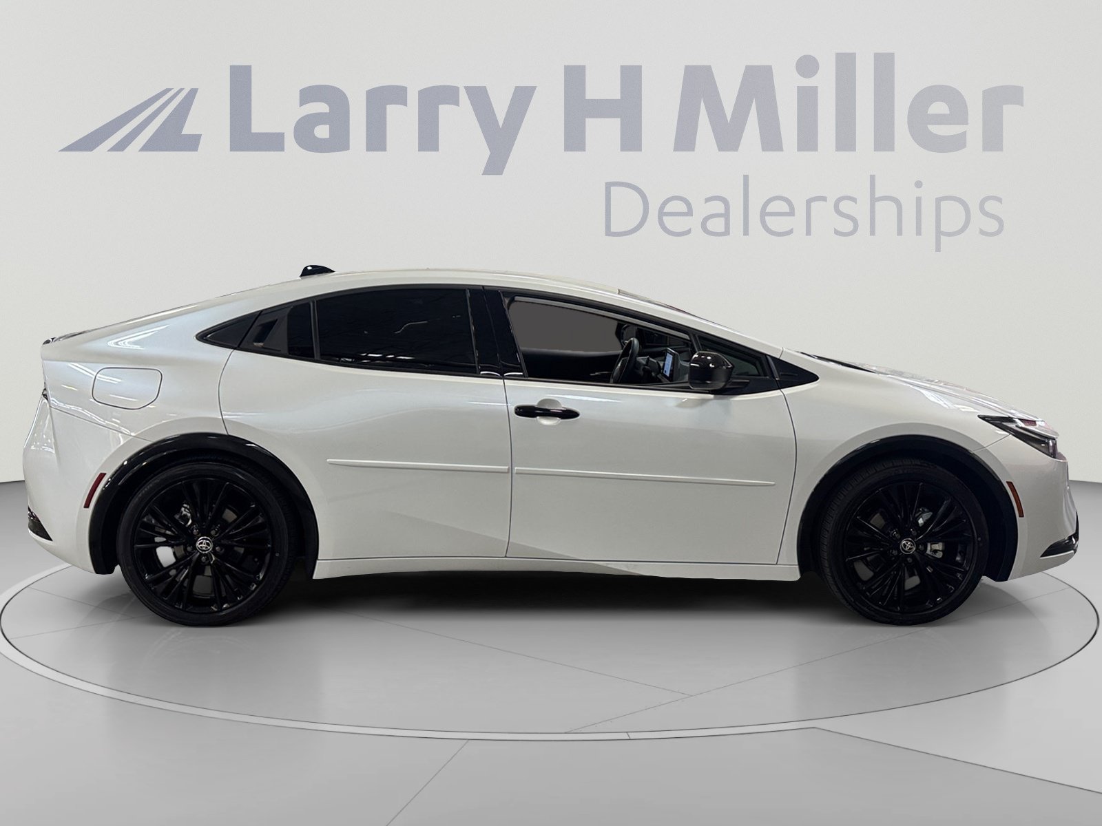 Certified 2026 Toyota Prius Plug-In Hybrid FWD image 6