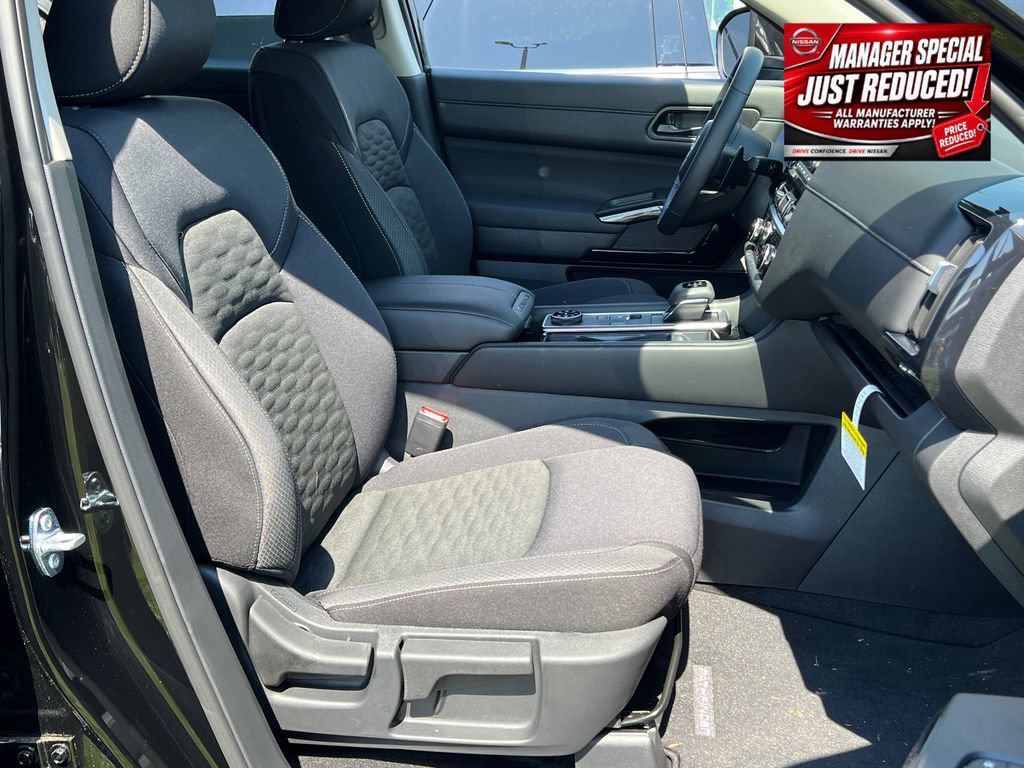 New 2025 Nissan Pathfinder SV AWD/4WD image 22