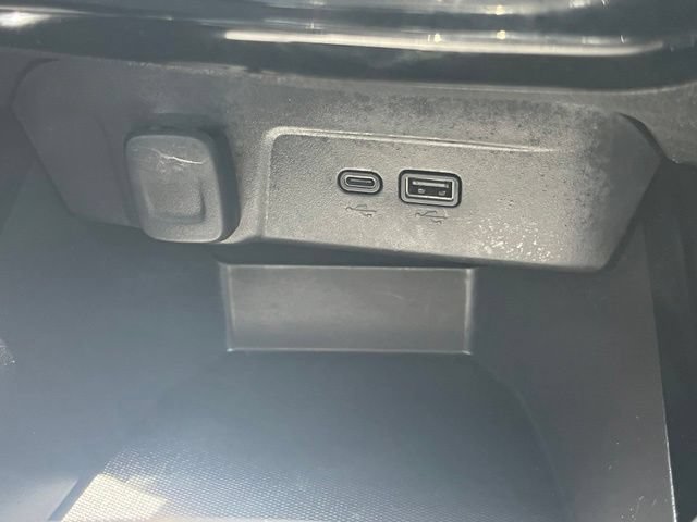 Used 2025 Chevrolet Trax RS w/ Driver Confidence Package FWD image 28