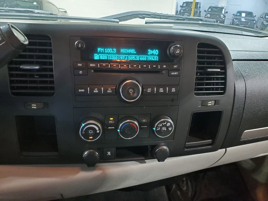 Used 2011 Chevrolet Silverado 1500 LT image 30