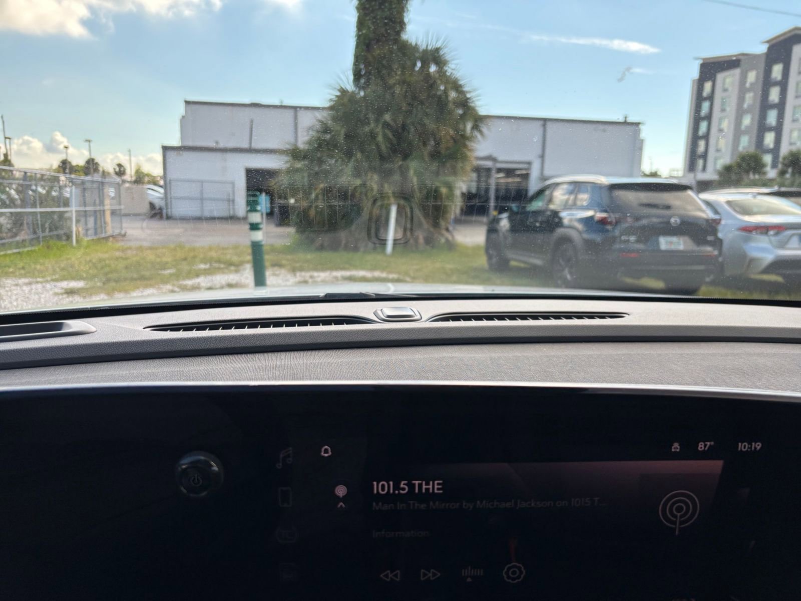 Used 2025 Buick Envista Sport Touring image 18