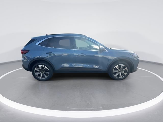 Used 2024 Ford Escape Platinum image 9