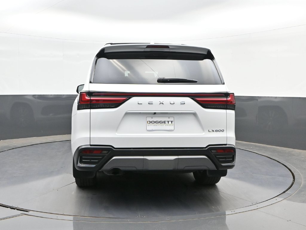 Used 2025 Lexus LX 600 4WD w/ Luxury Package image 8