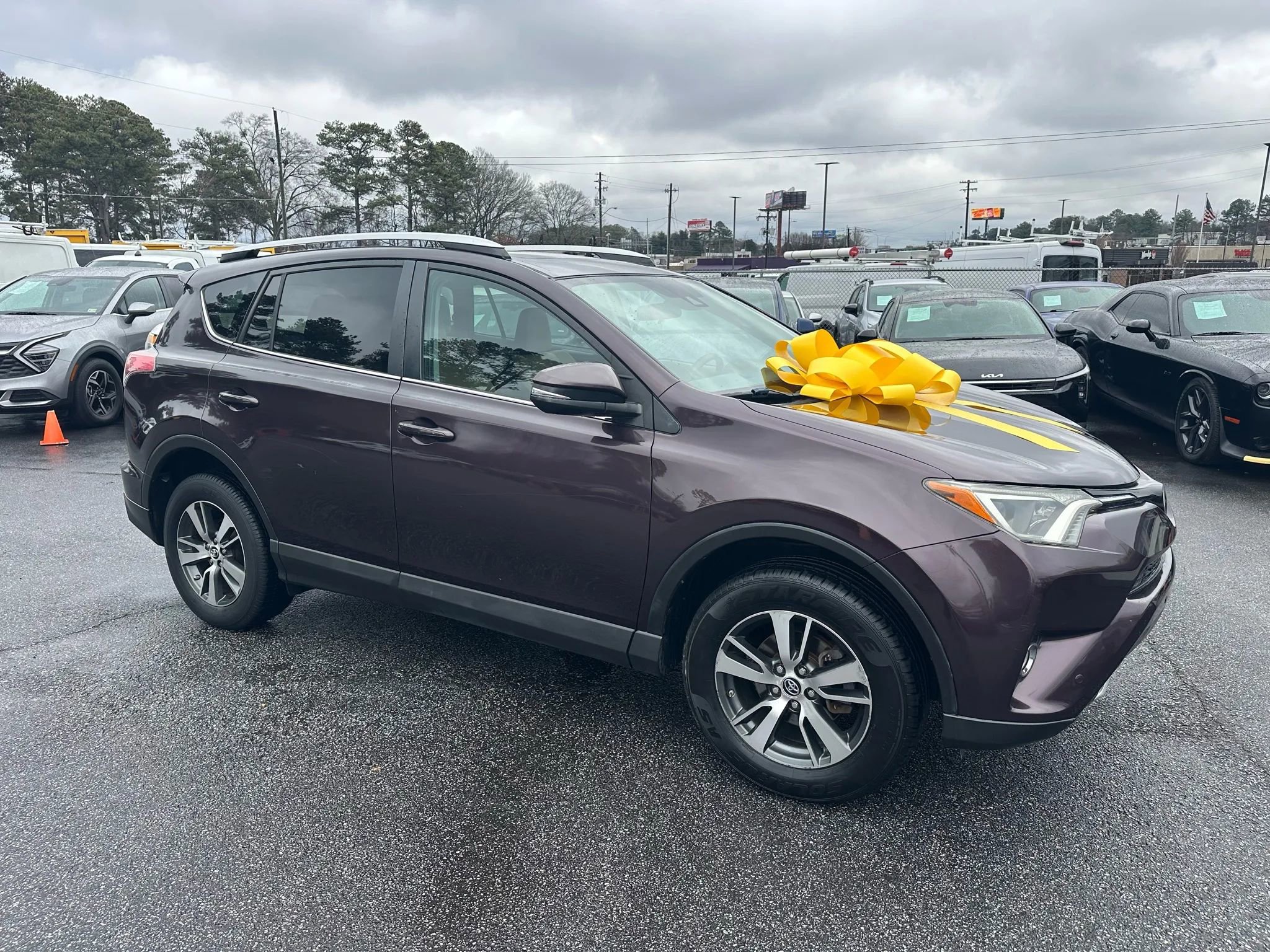 Used 2016 Toyota RAV4 XLE w/ Convenience Package image 9