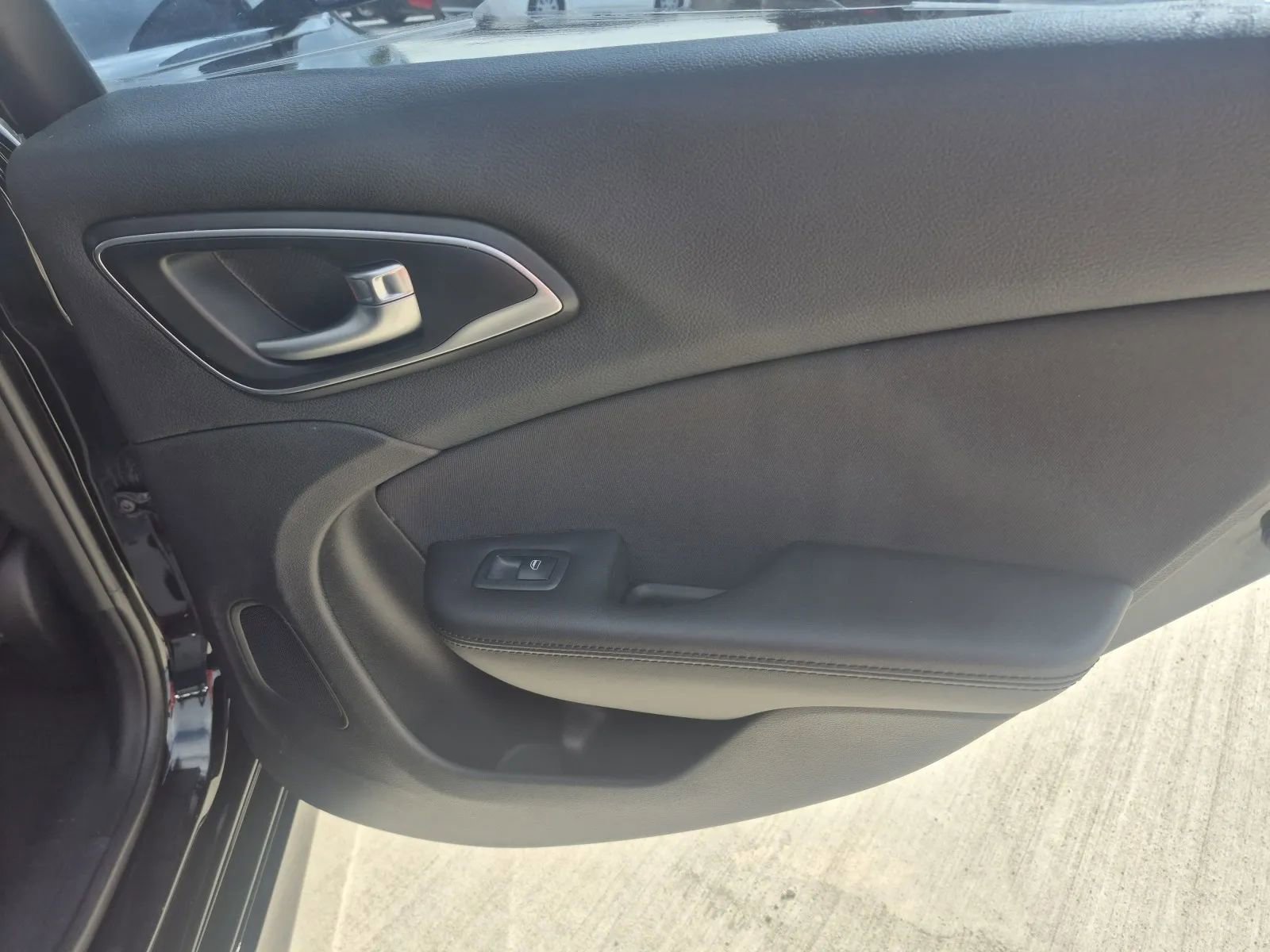 Used 2016 Chrysler 200 LX FWD image 18