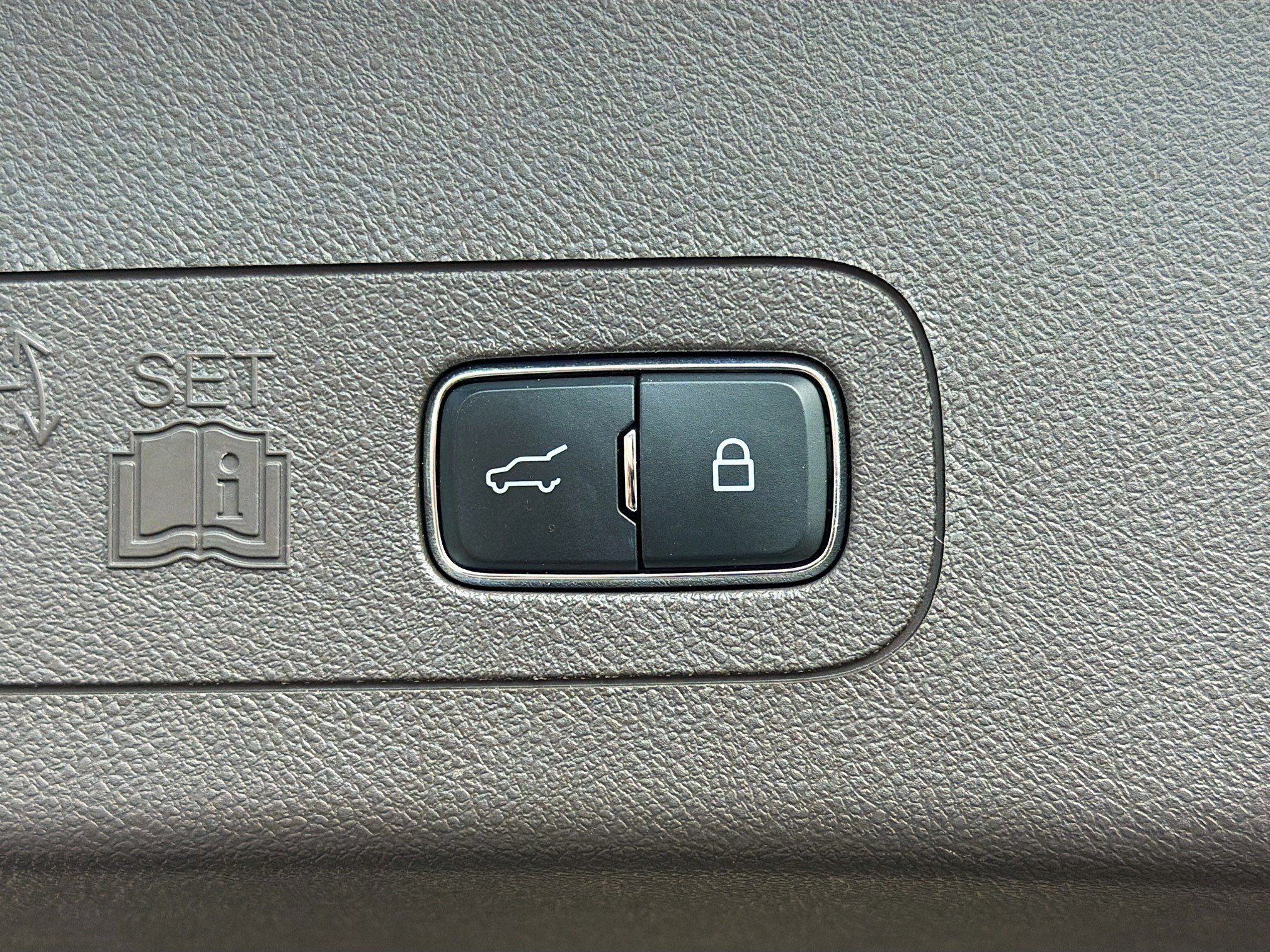 Used 2024 Lincoln Aviator Reserve w/ Equipment Group 201A RWD image 12