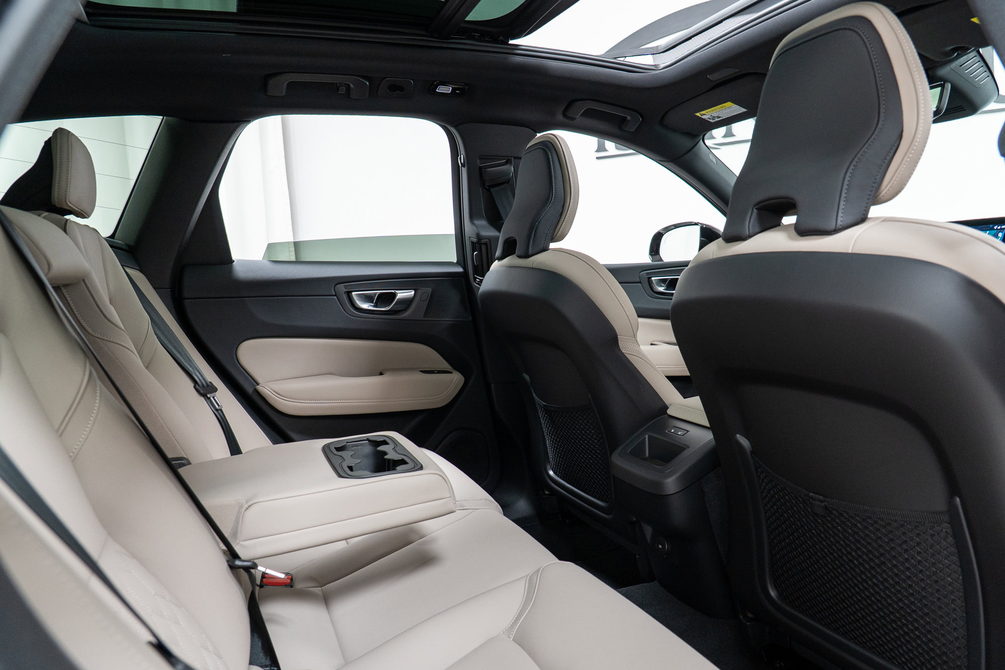 New 2026 Volvo XC60 B5 Core w/ Climate Package image 23