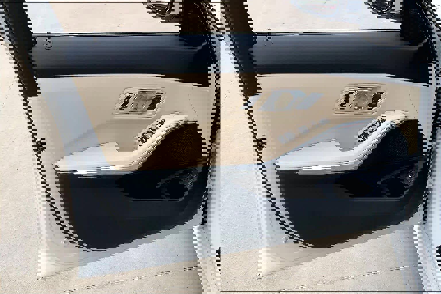 New 2026 BMW 330i xDrive Sedan w/ Convenience Package image 10