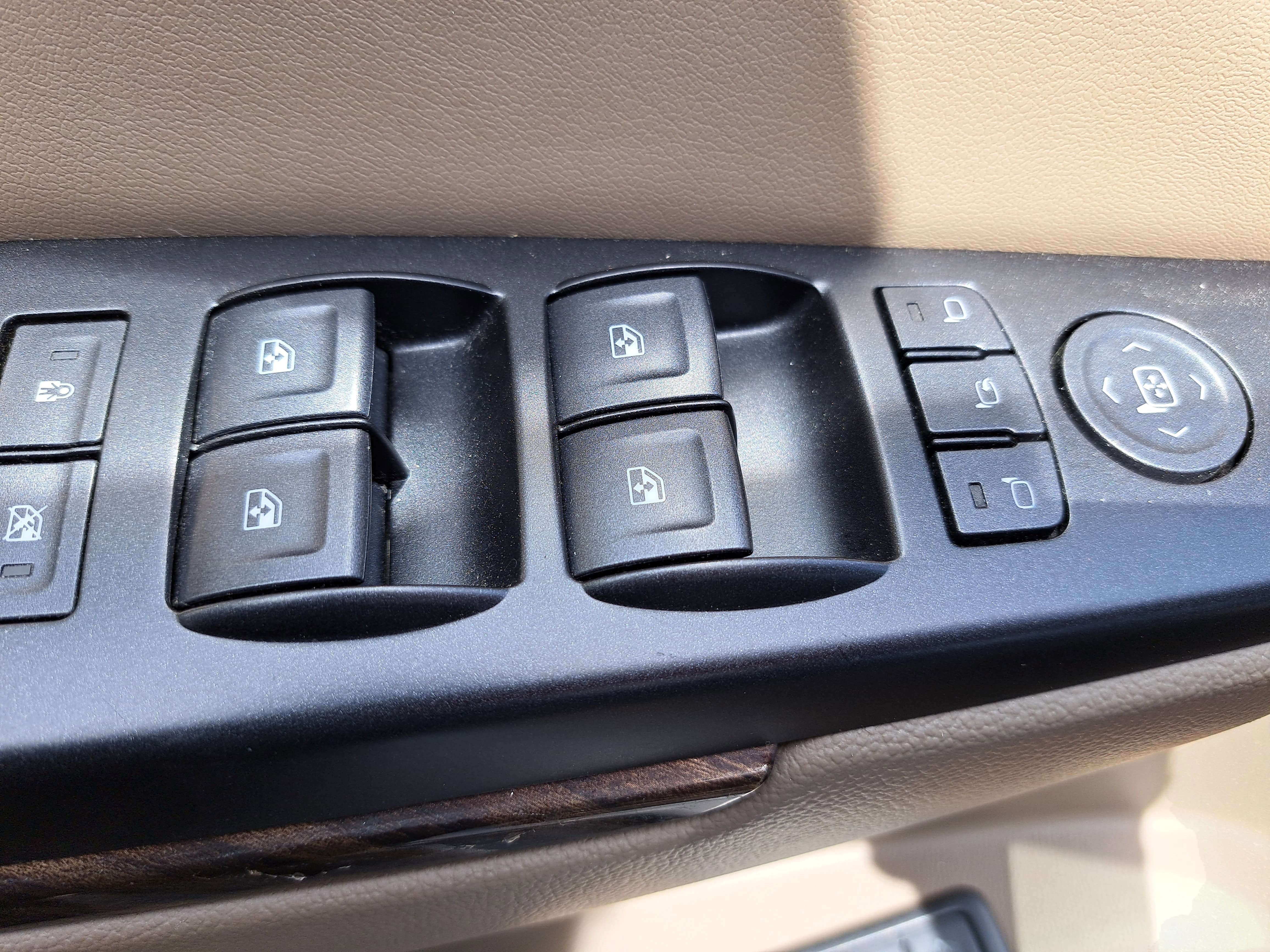 Used 2017 GMC Yukon XL SLT w/ Premium Edition image 29