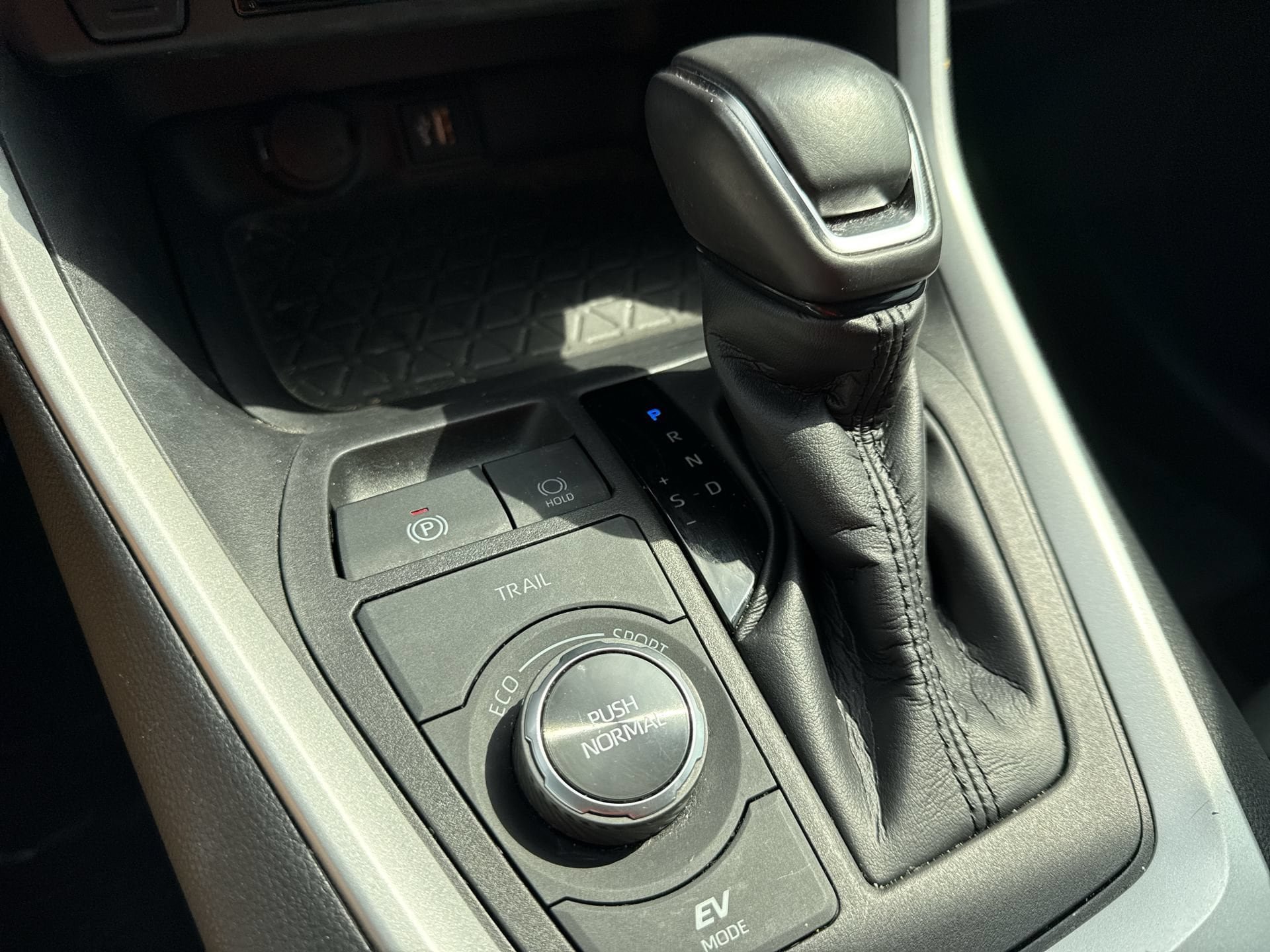 Certified 2024 Toyota RAV4 XSE AWD/4WD image 22