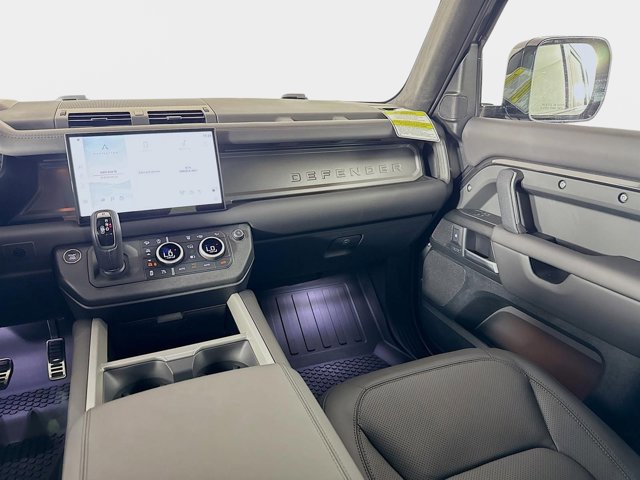 Used 2025 Land Rover Defender 110 X image 26