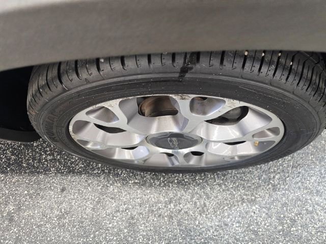 Used 2017 FIAT 500L Trekking image 39