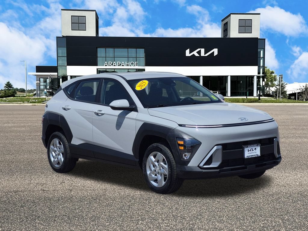 Used 2025 Hyundai Kona SE AWD/4WD image 2