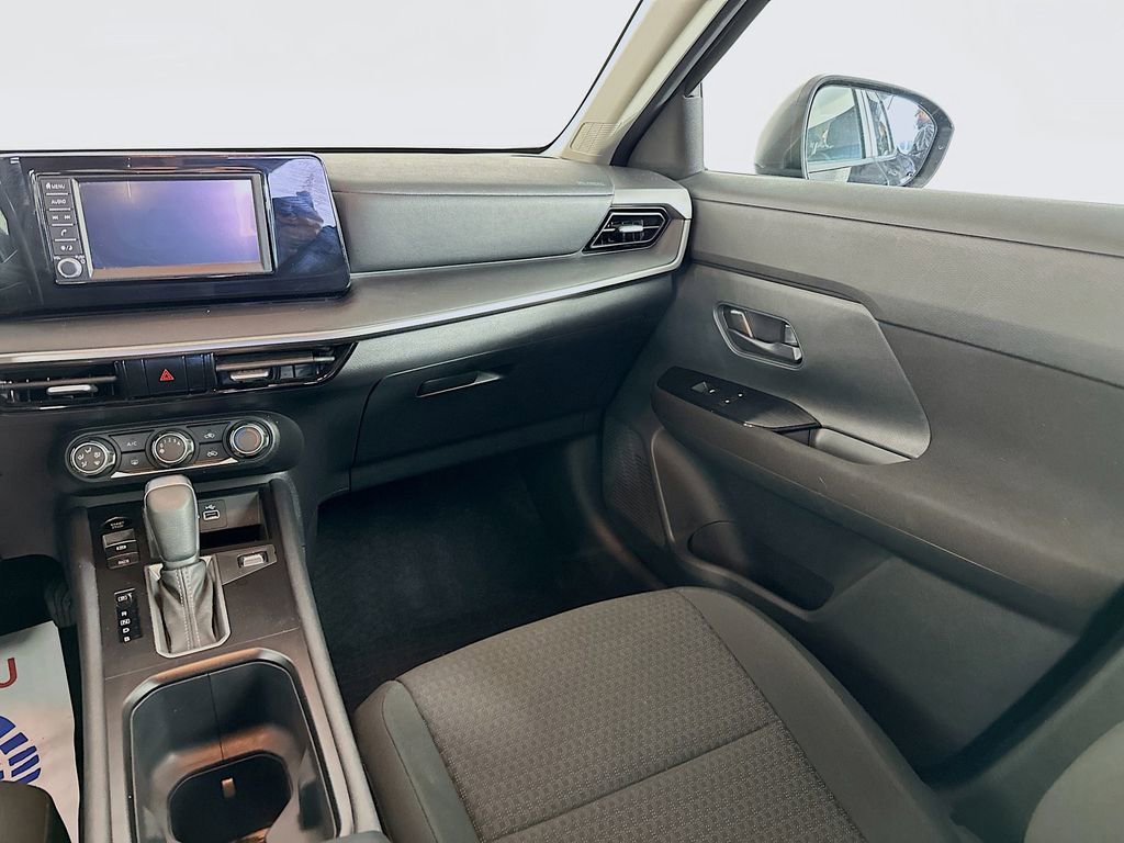 Certified 2025 Nissan Kicks S image 30