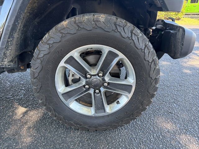 Used 2018 Jeep Wrangler Unlimited Sahara AWD/4WD image 7