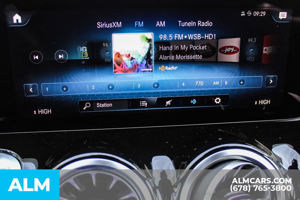 Used 2022 Mercedes-Benz GLB 250 4MATIC w/ Premium Package Lite image 35