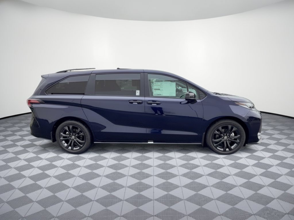 New 2026 Toyota Sienna XSE FWD image 9