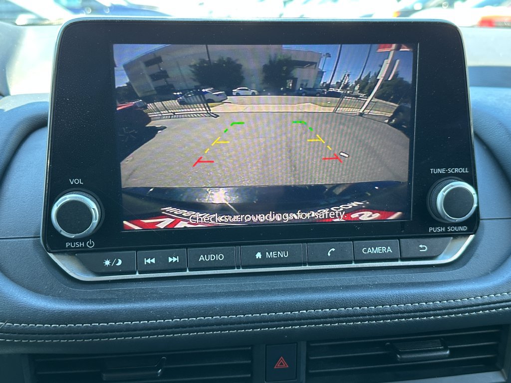 Used 2024 Nissan Rogue S FWD image 30
