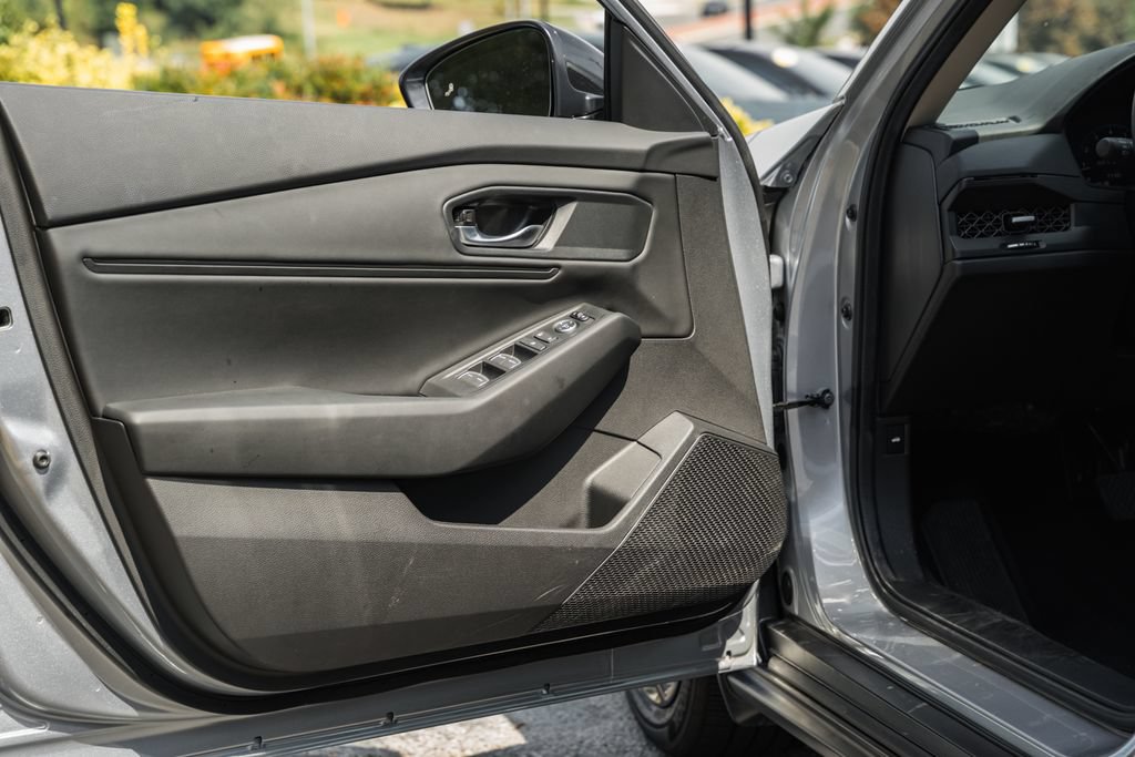 Certified 2025 Honda Accord SE image 32