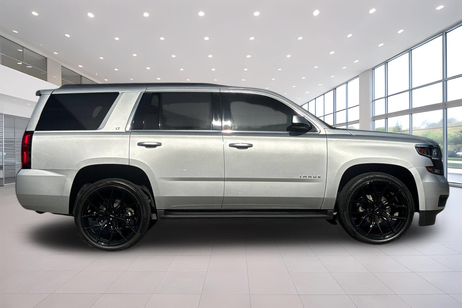 Used 2019 Chevrolet Tahoe LT RWD image 3