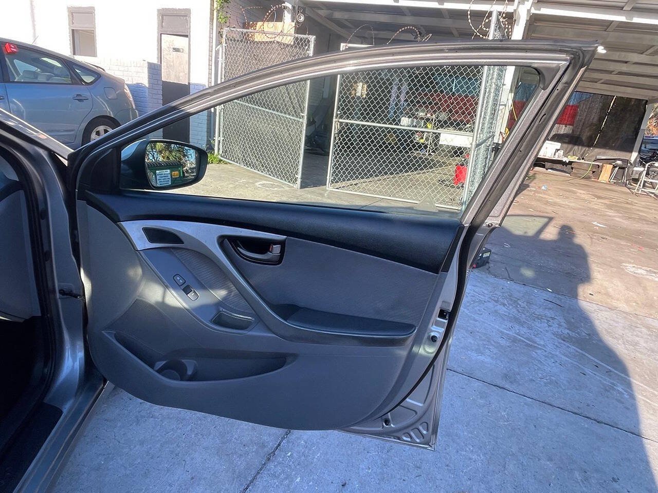 Used 2012 Hyundai Elantra GLS w/ Preferred Pkg 3 FWD image 11