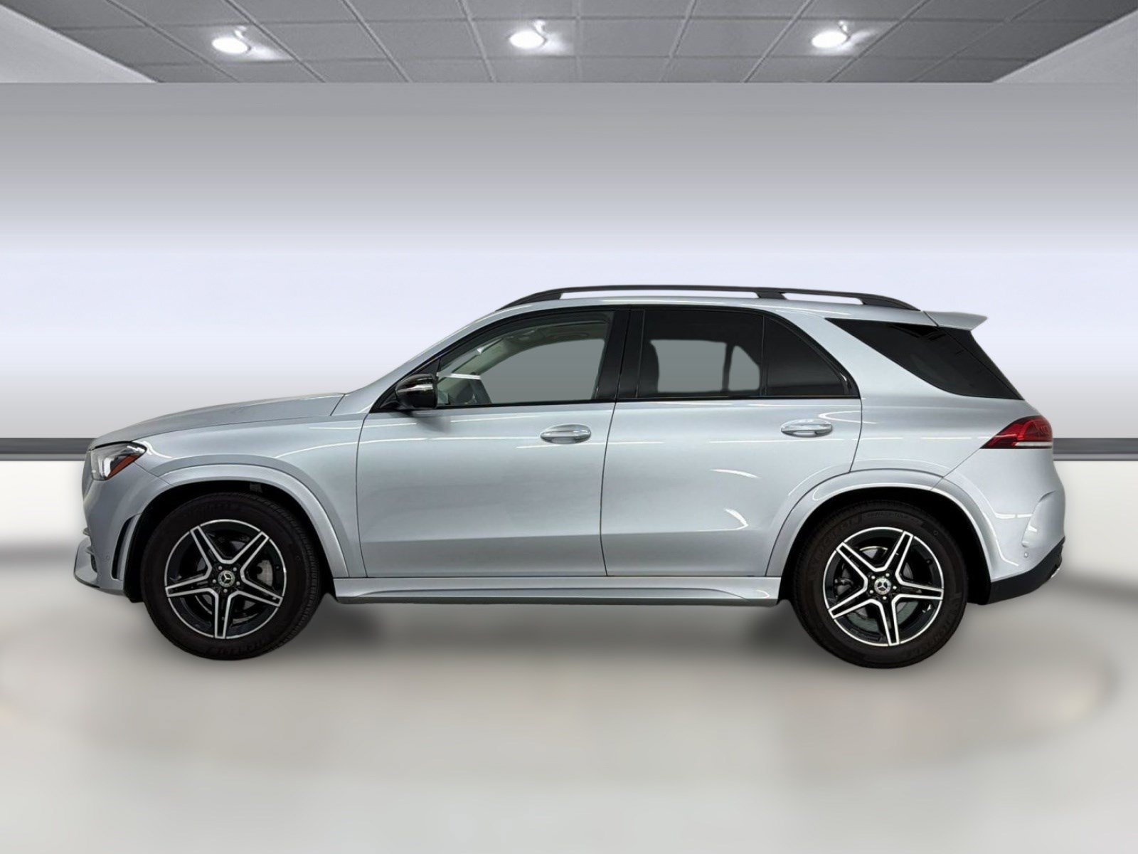 Used 2022 Mercedes-Benz GLE 350 4MATIC image 2