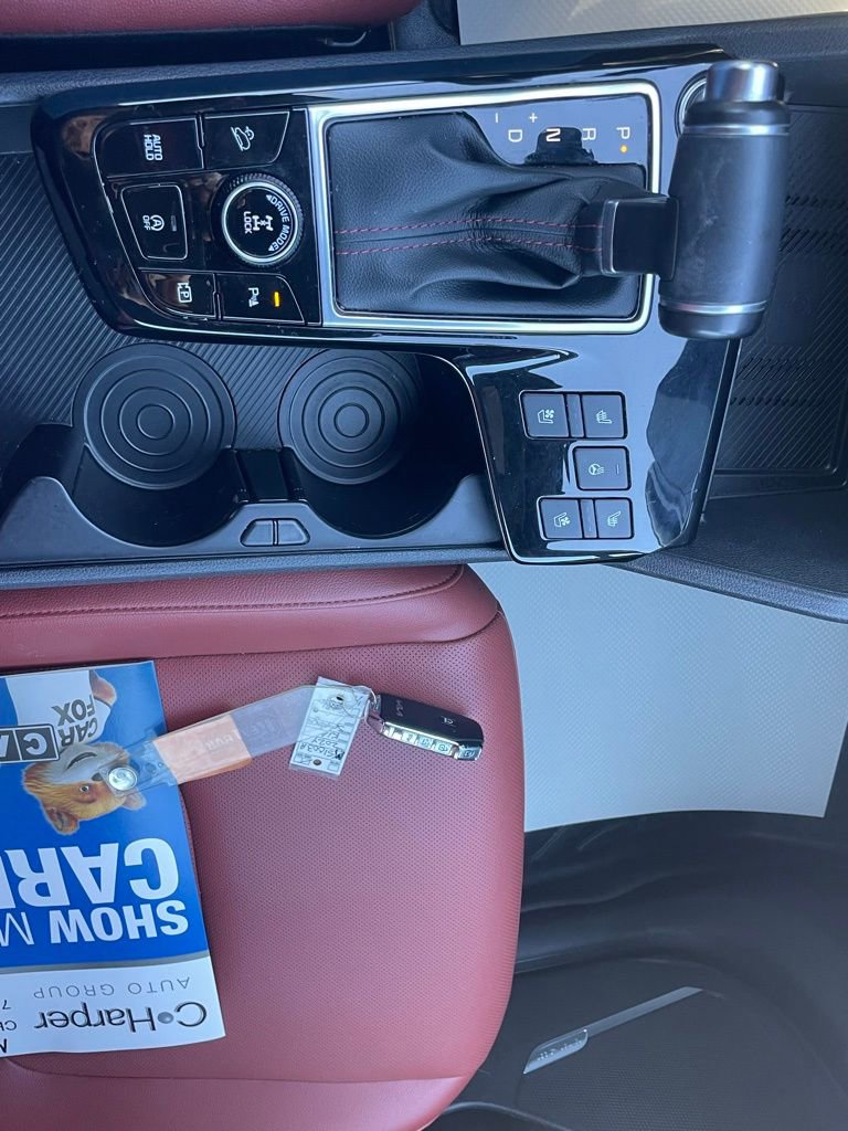 Used 2024 Kia Sportage SX image 35