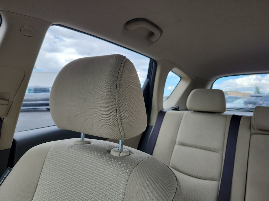 Used 2012 Hyundai Elantra GLS FWD image 26