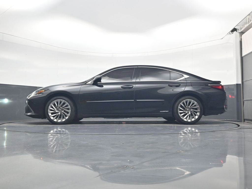 Used 2022 Lexus ES 300h 300h Luxury w/ Accessory Package image 20