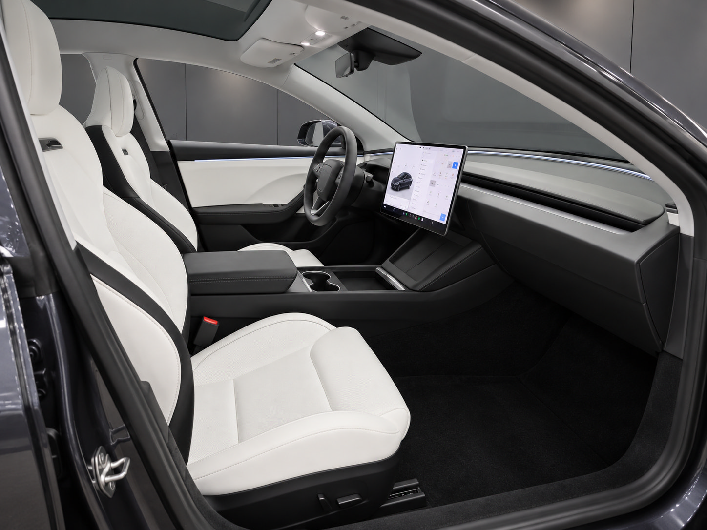 Used 2024 Tesla Model 3 Performance AWD/4WD image 4