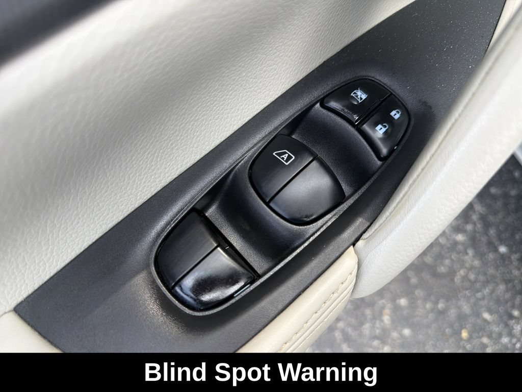 Used 2020 Nissan Rogue Sport SL FWD image 14