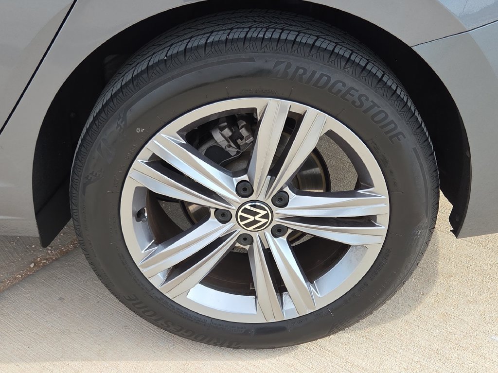 Used 2022 Volkswagen Jetta SE FWD image 11