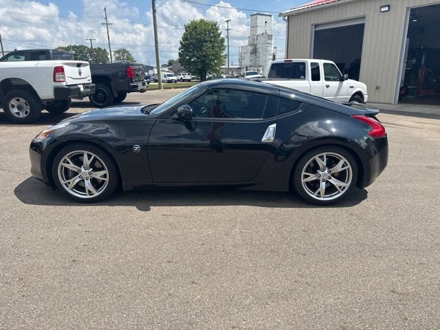 Used 2010 Nissan 370Z Touring w/ Sport Pkg RWD image 6