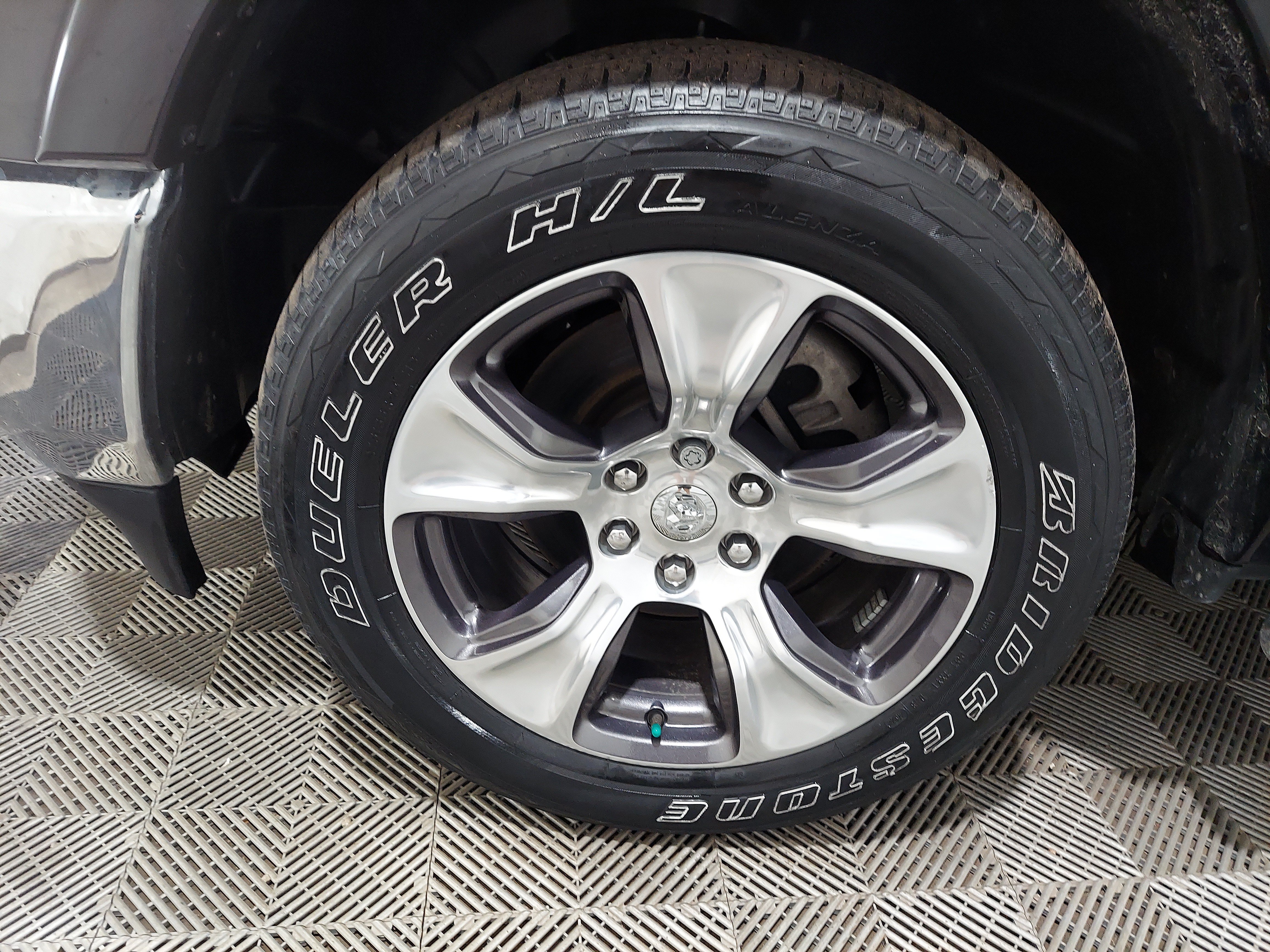 Used 2022 RAM 1500 Laramie AWD/4WD image 7