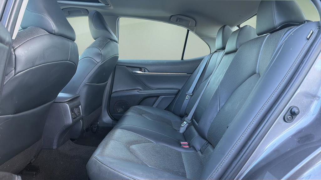 Used 2021 Toyota Camry XLE w/ Navigation Upgrade Package image 18