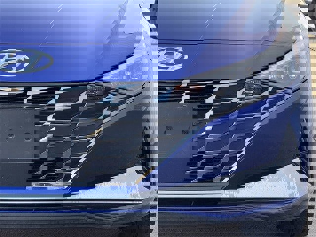 Used 2021 Hyundai Elantra Limited image 8