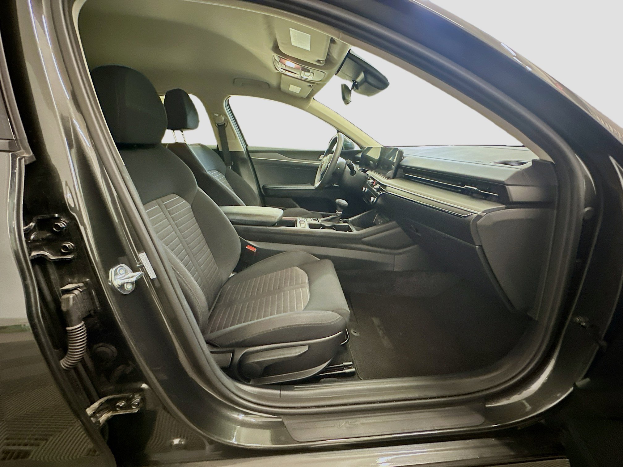 Used 2025 Kia K5 LXS image 32