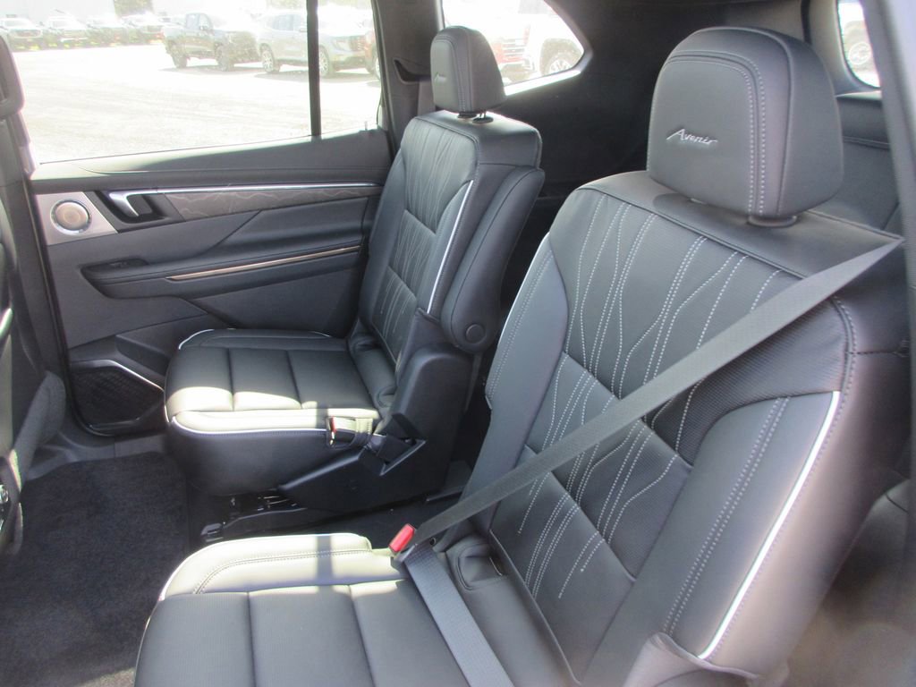 New 2026 Buick Enclave Avenir image 13