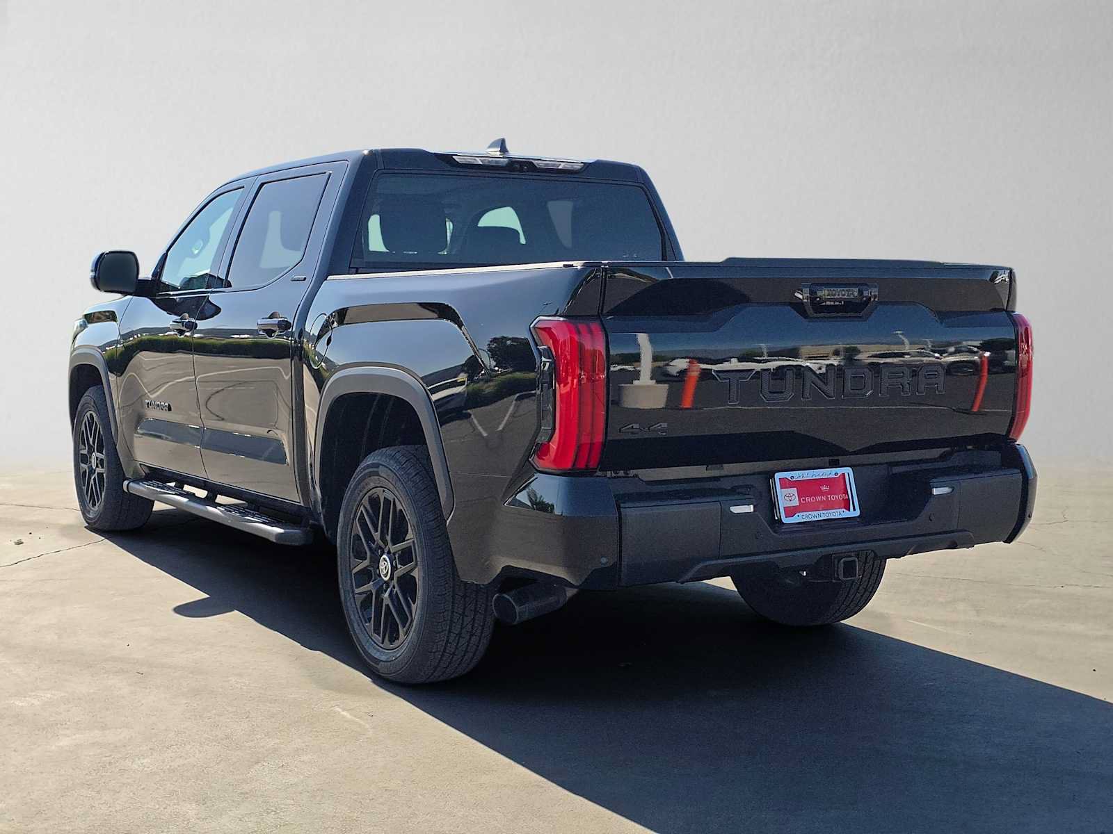 Used 2024 Toyota Tundra Limited AWD/4WD image 5