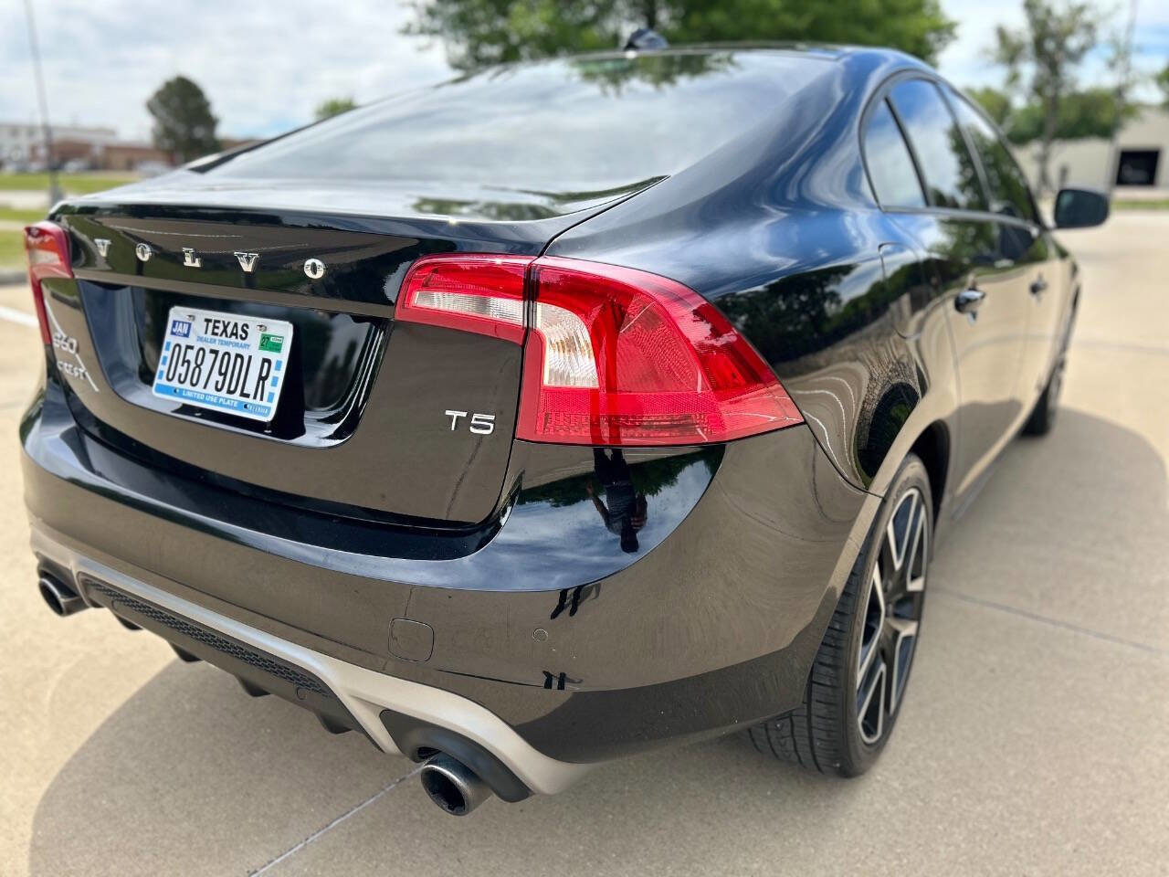 Used 2018 Volvo S60 T5 Dynamic w/ Vision Package image 6