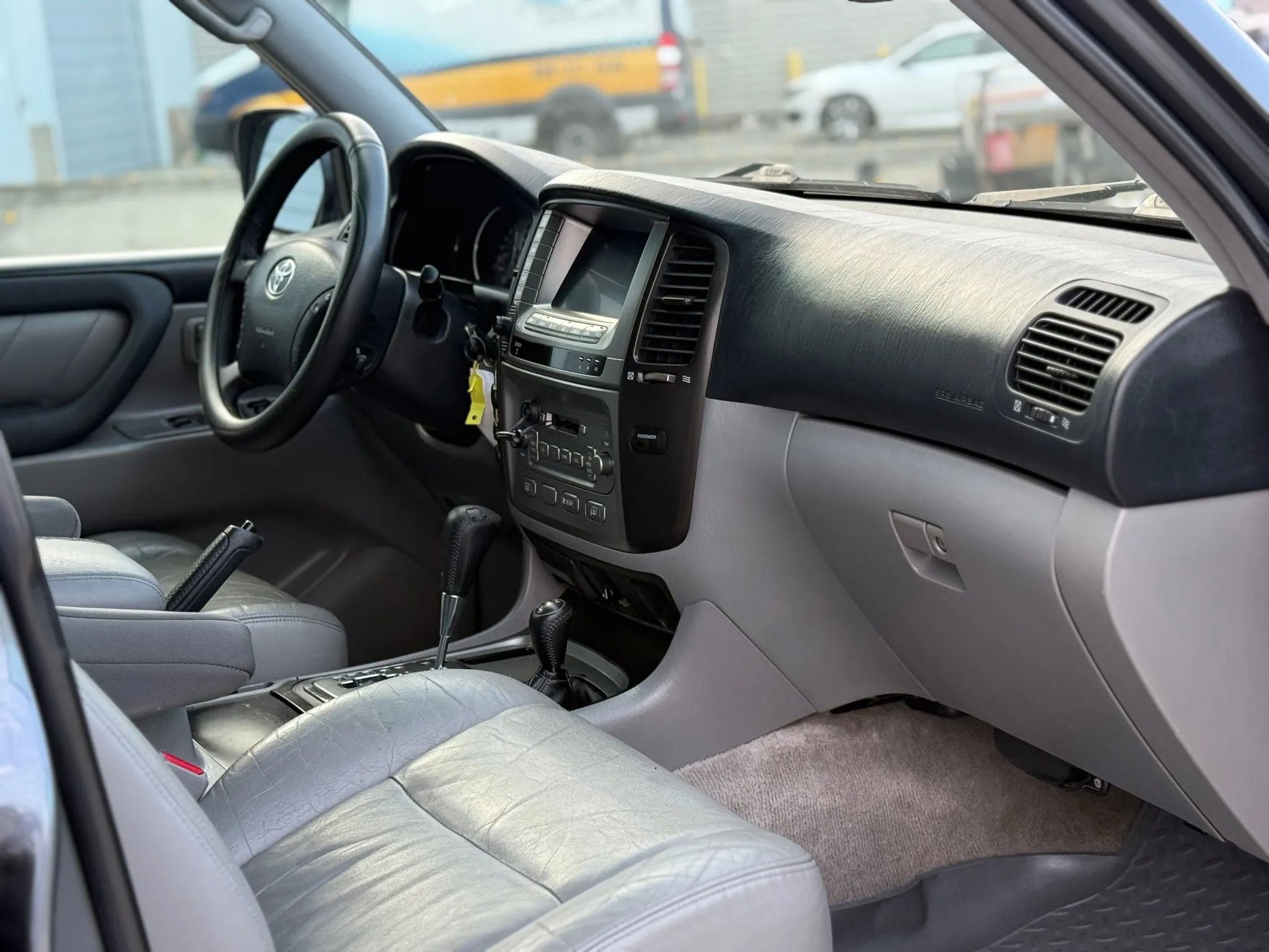 Used 2004 Toyota Land Cruiser image 19