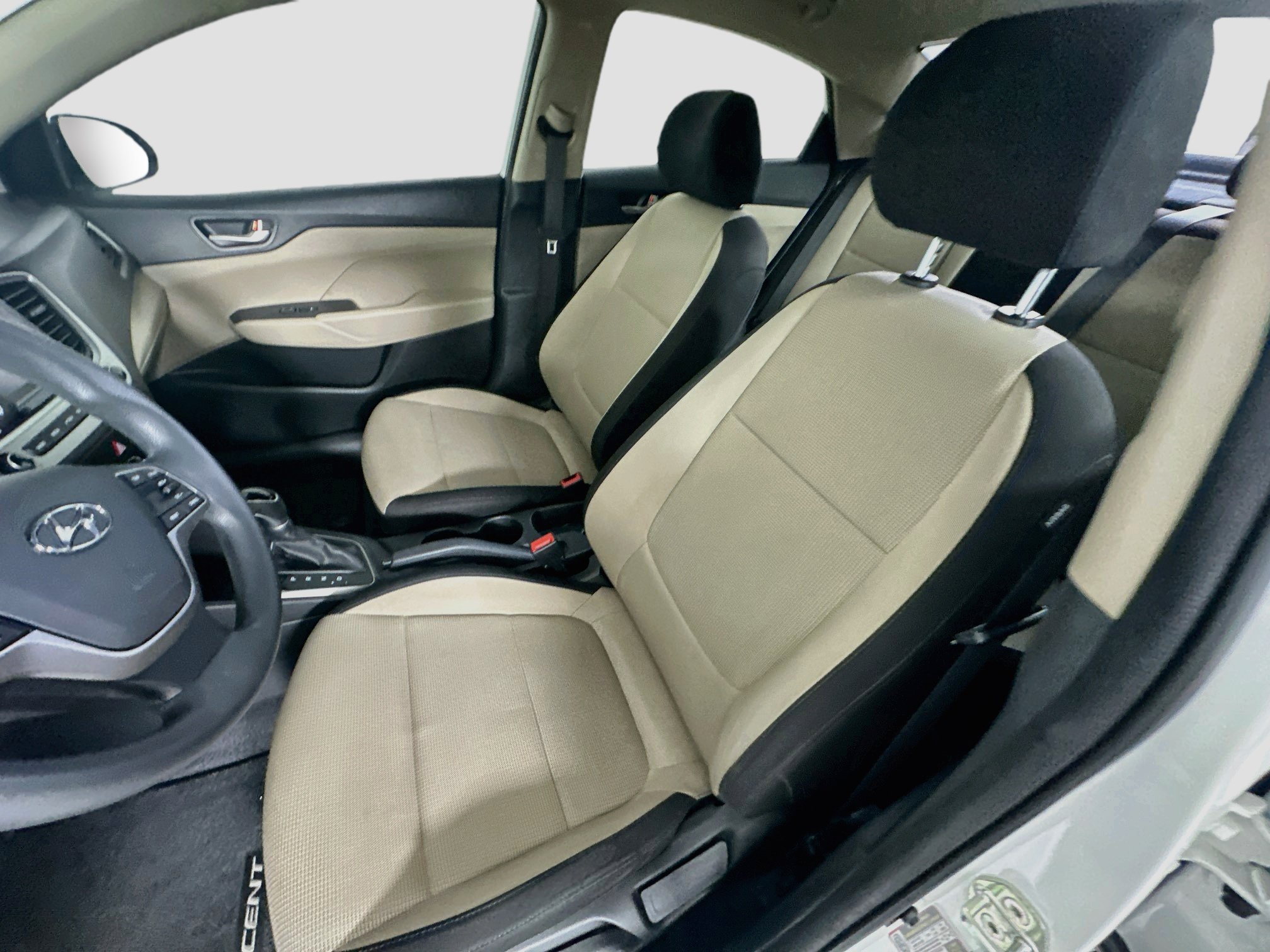 Used 2018 Hyundai Accent SE FWD image 13