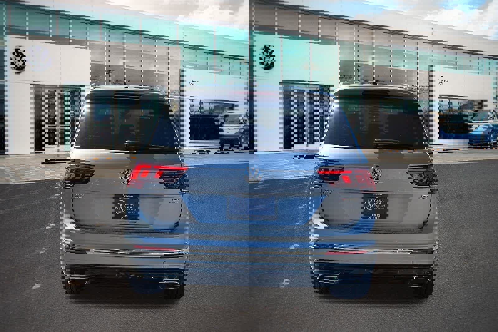 Certified 2020 Volkswagen Tiguan SEL Premium R-Line image 6