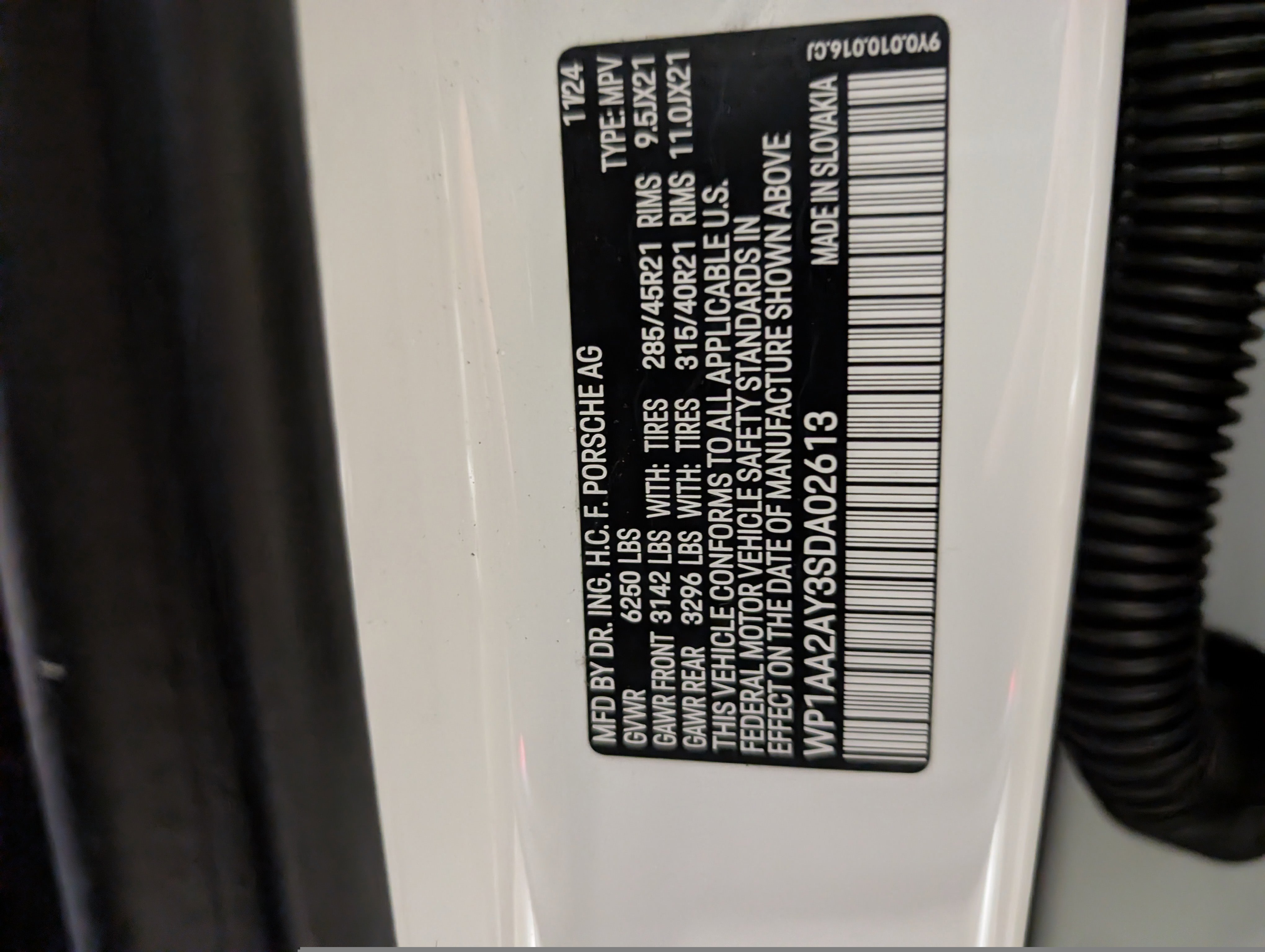 Used 2025 Porsche Cayenne image 41